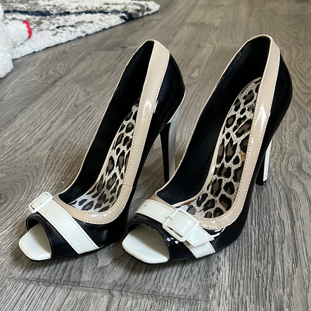 Never Worn Joey Patent Peep Toe Heels